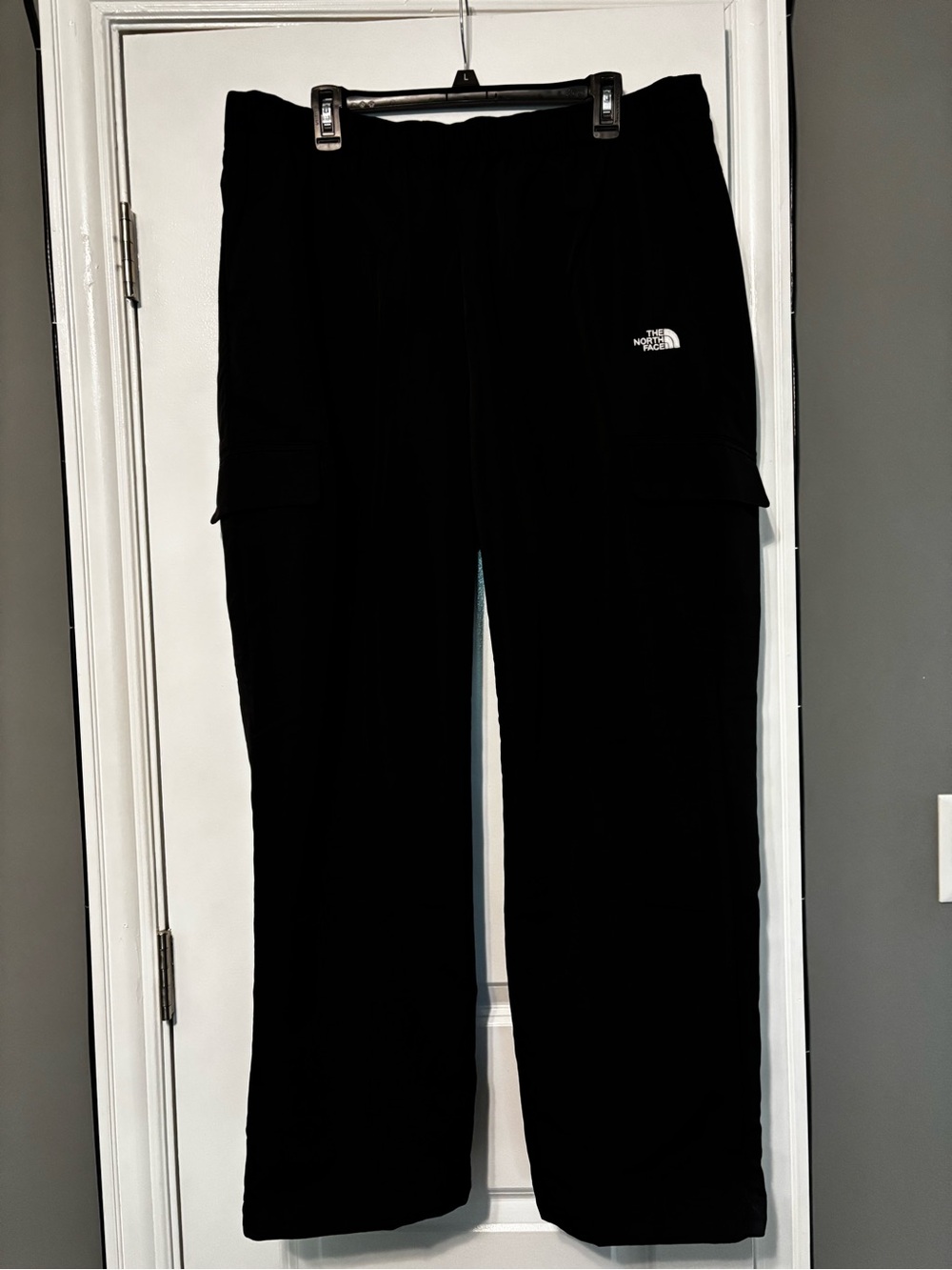 NWT The North Face Black Wind Wall Cargo Track Pants Relaxed Fit XL